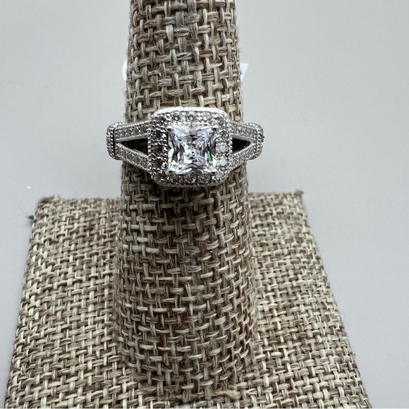 New CZ Cubic Zirconia Sterling Silver Ring Size 7 - Picture 9 of 9